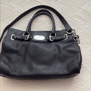 Michael Kors Chic Black Leather Shoulder Bag/tote bag